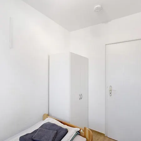 アパート Auch Fuer Monteure